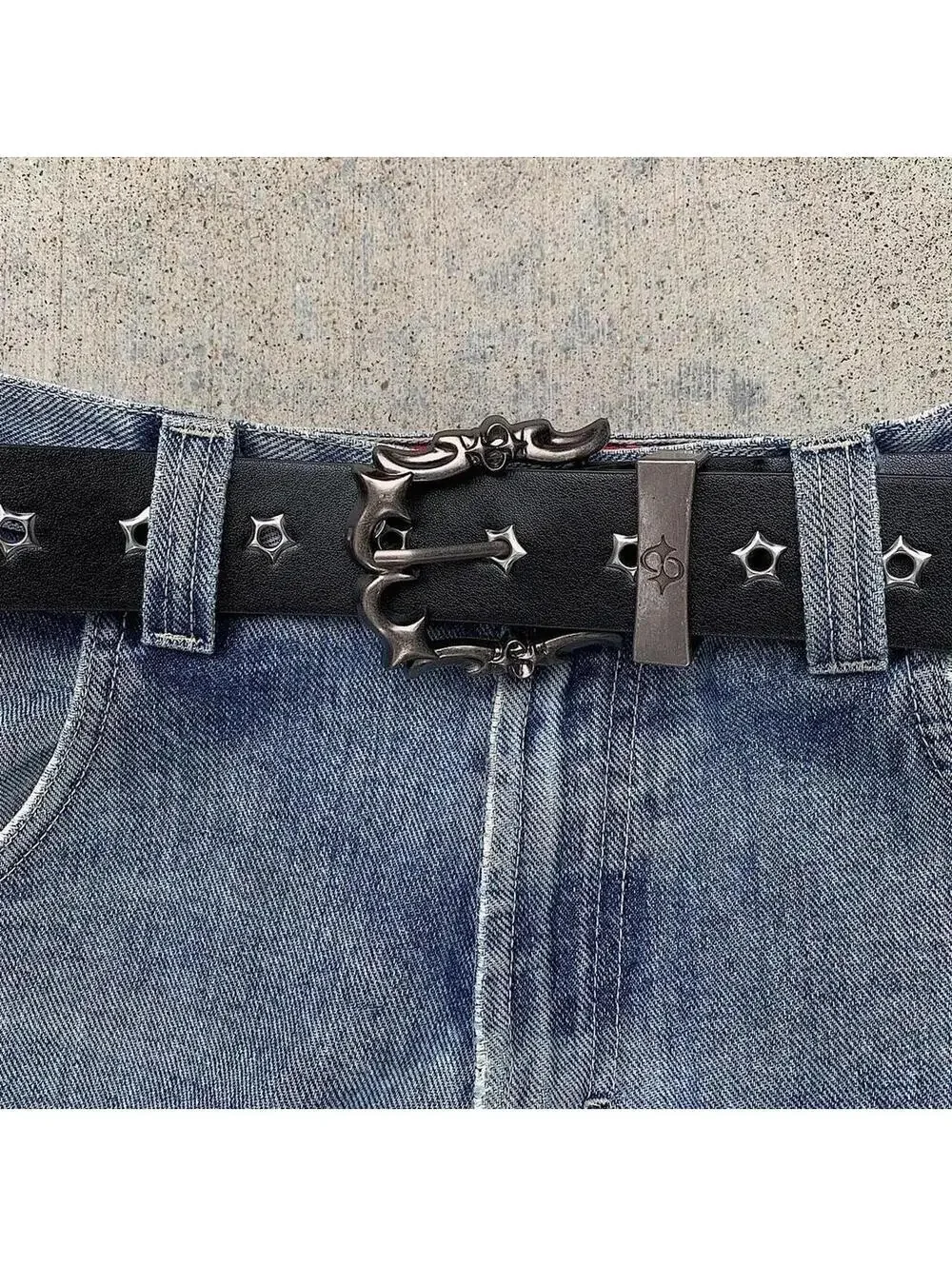 Grunge style gothic spike silver belt buckle. Punk gothic y2k style. 39 inches